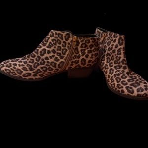 SODA cheetah print booties size nine